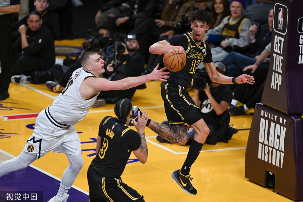 从政府和企 从政府和企